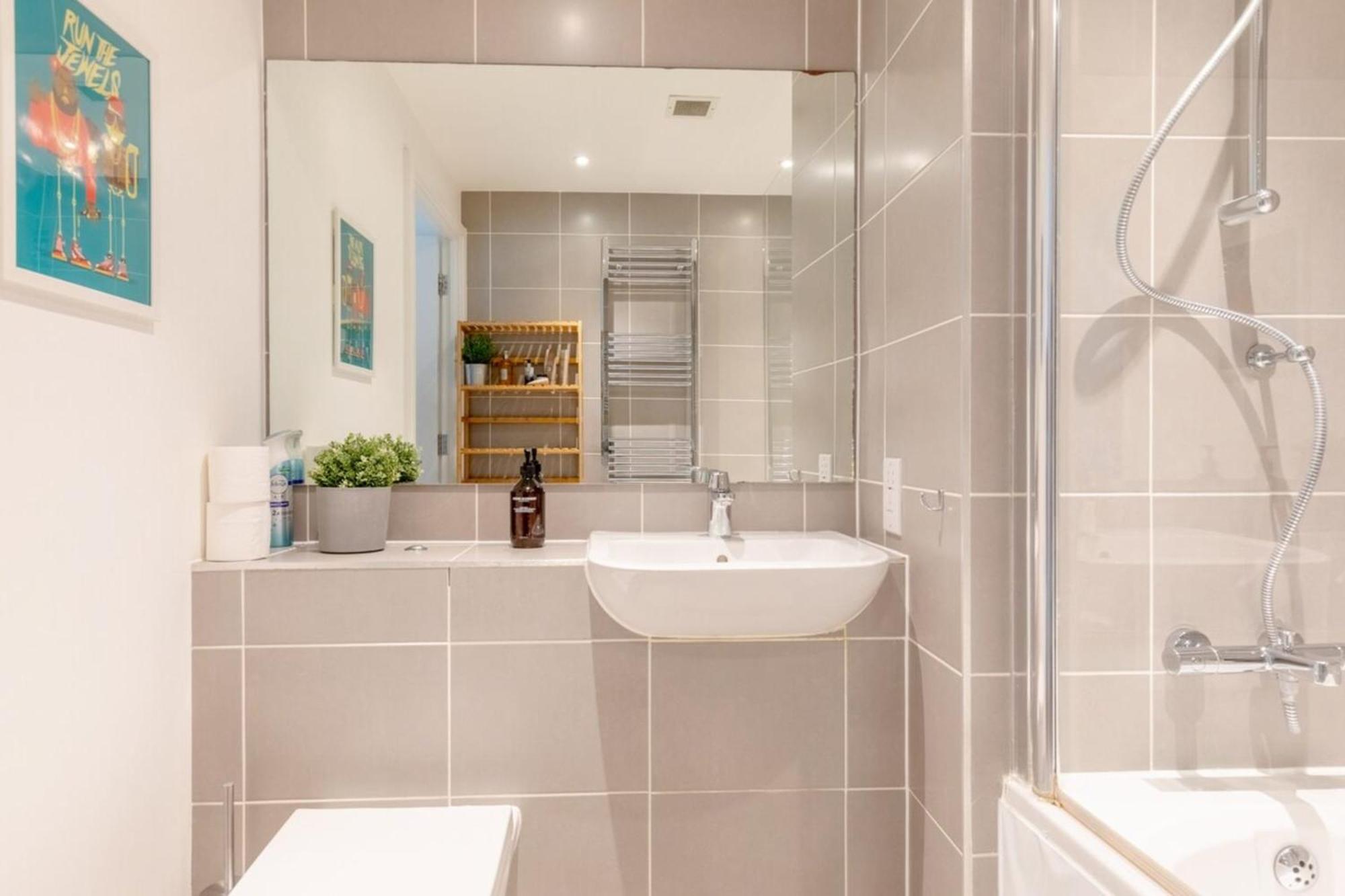 Funky 1bd High-rise Flat Wcity Views Angel! Apartamento